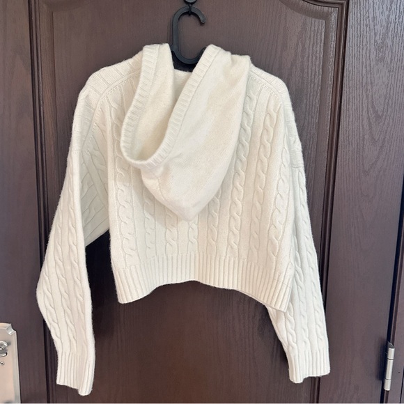 Aritzia Sunday Best Cable Knit Zip Hoodie Cream Cropped Sweater M Wool Blend - Picture 4 of 8